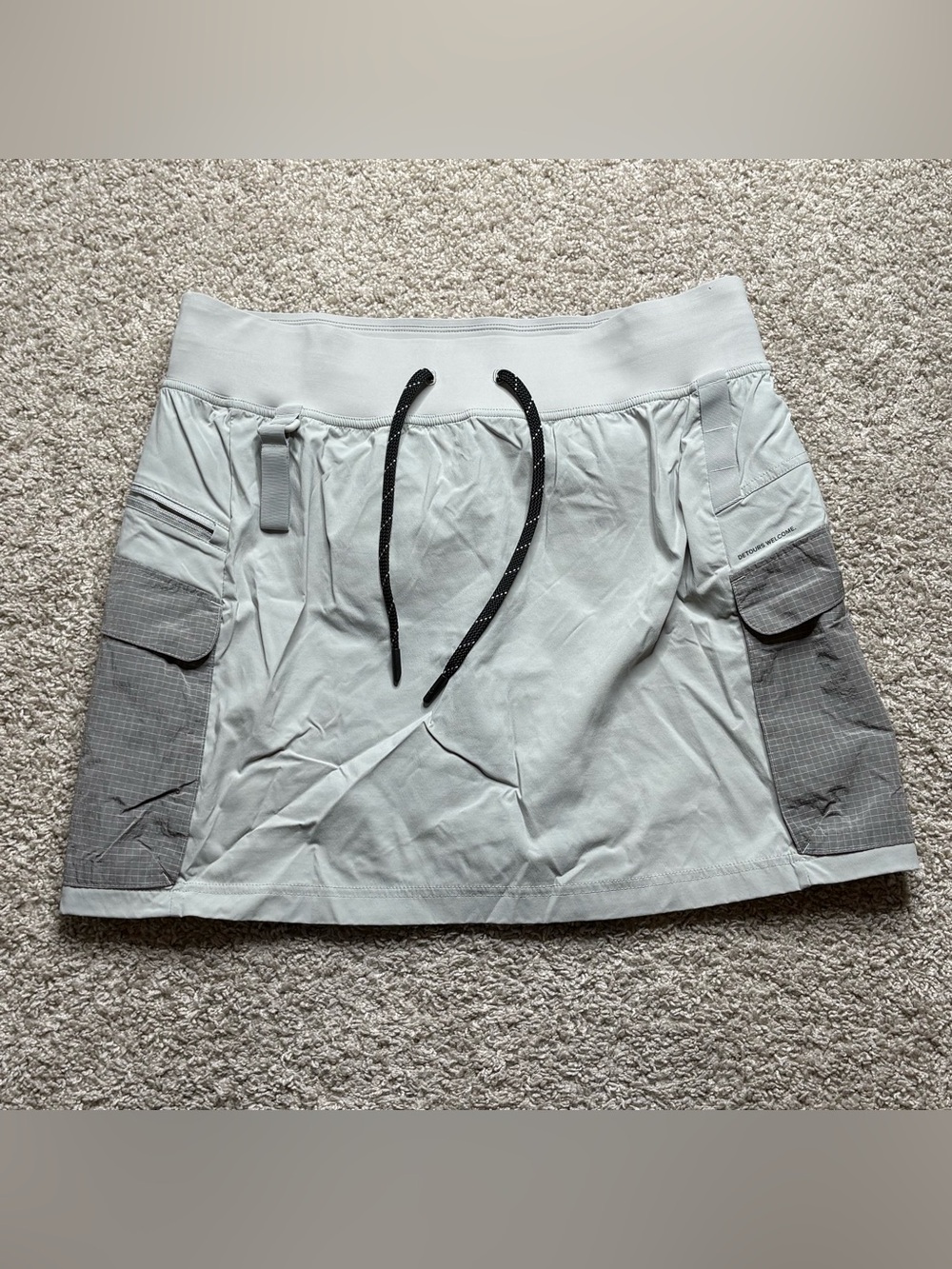 lululemon athletica Light Gray Athletic Skort with Dark Gray Accents
